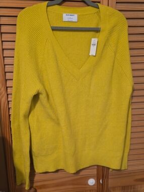 Old Navy Women's V-Neck Sweater in Mustard Yellow